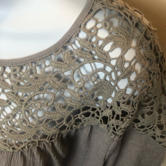 Apt. 9 Grey Lace Top - Picture 2 of 4